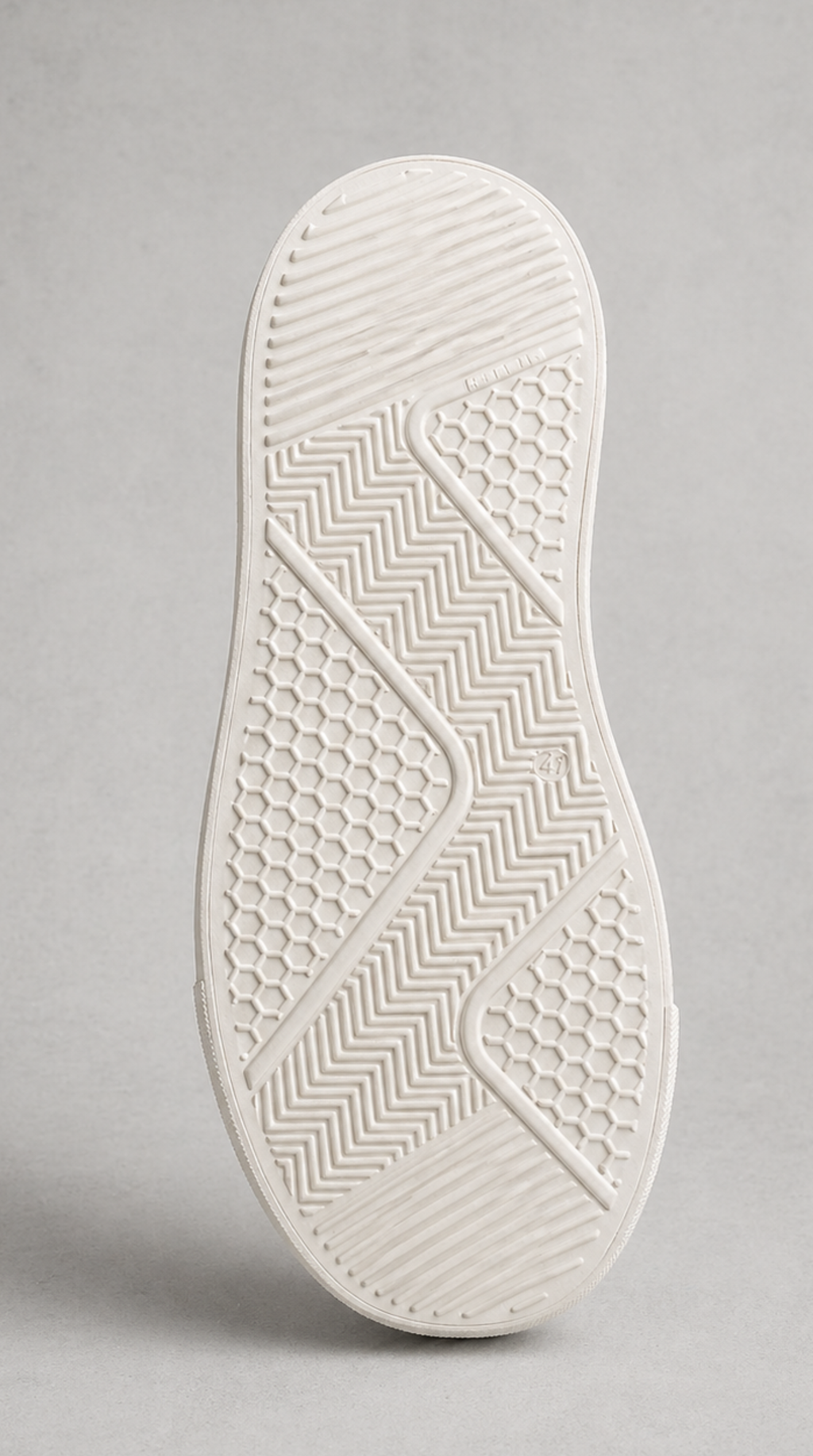 Sneaker Uom Luxury Leather  — PRE-ORDER – sole and heel detail – Philip Zepter
