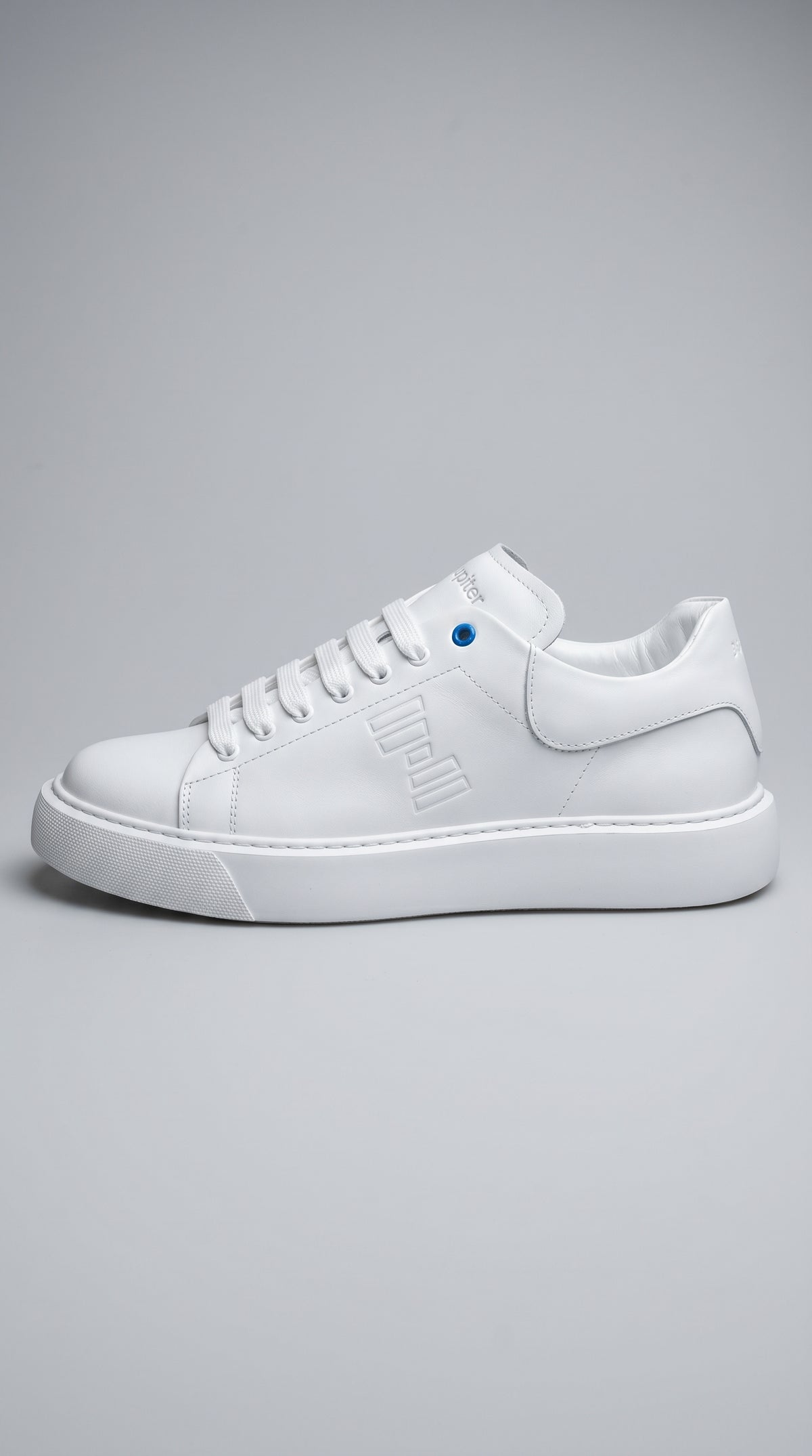 Sneaker Uom Luxury Leather  — PRE-ORDER – side view on neutral background – Philip Zepter